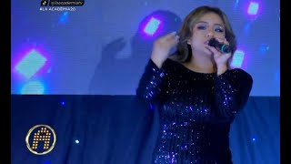FULL HD Paola Chuc Cantando en El concierto De Nelson Carreras en Guatemala