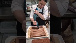 Watch Geanina Build Our Traditional Amandina Cake 🍫 #londoncakedesigner