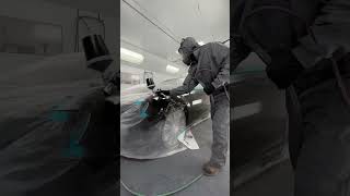 PAINT SPRAYING TECHNIQUE. LEARN HOW TO PAINT LIKE PROFESSIONAL AUTO BODY CAR PAINTER bodyshop