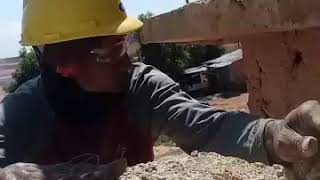 Download Nasib Kuli Bangunan... Hujan Kehujanan Panas Kepanasan. Video MP3 Nasib Kuli Bangunan... Hujan Kehujanan Panas Kepanasan.
