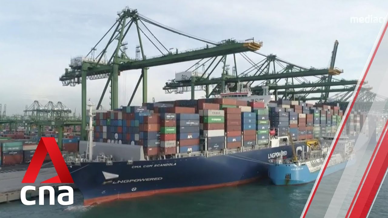 First ship-to-containership LNG bunkering operation in Asia - YouTube