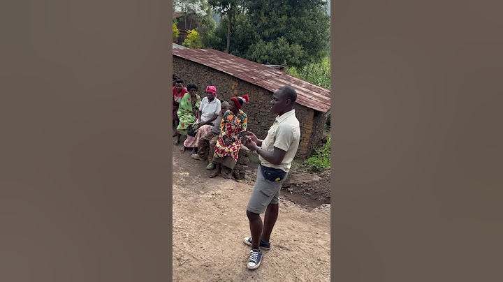 Speaking to the Batwa people in Kisoro #uganda #africananimal #ugandatravel #primatetrekking