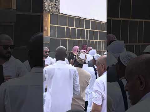 Masjid Al haram Imam Kissing Black Stone Before Dhuhr hajj masjid-al-haram-imam-kissing-black-stone-before-dhuhr-hajj