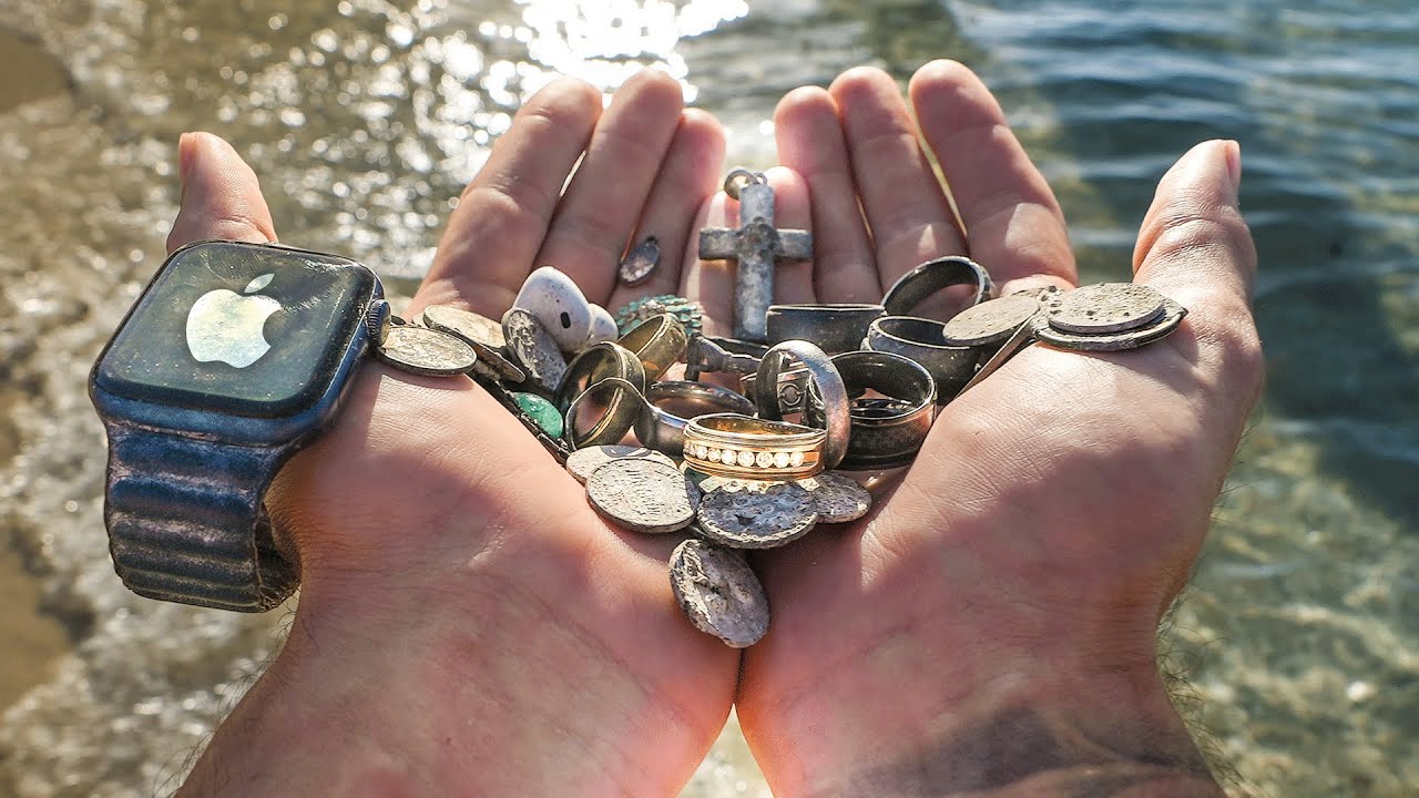 I Found A Ring Loaded With BLUE Diamonds! Beach Metal Detecting