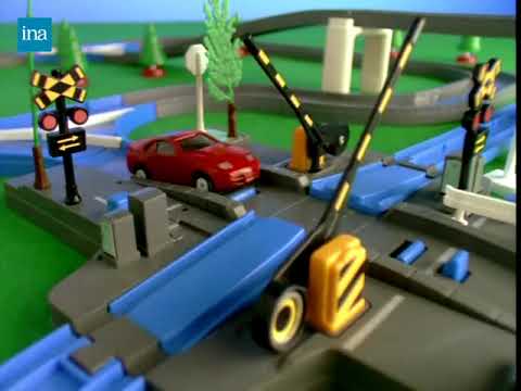 Tomica World Ad 2 (2000 France)