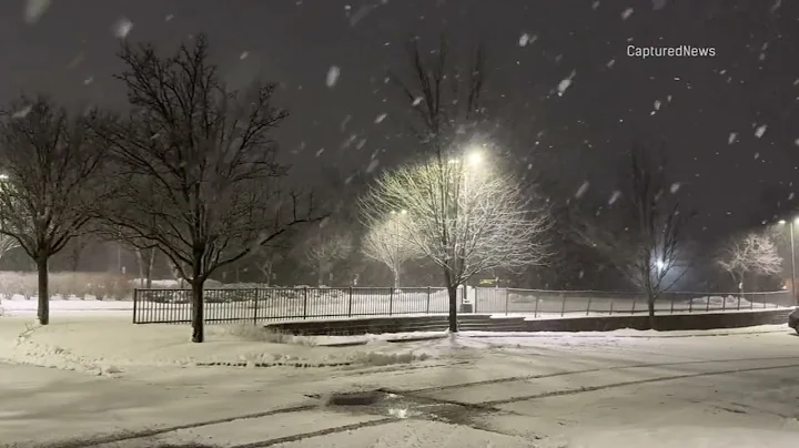 Heavy snowfall in Deerfield Saturday morning