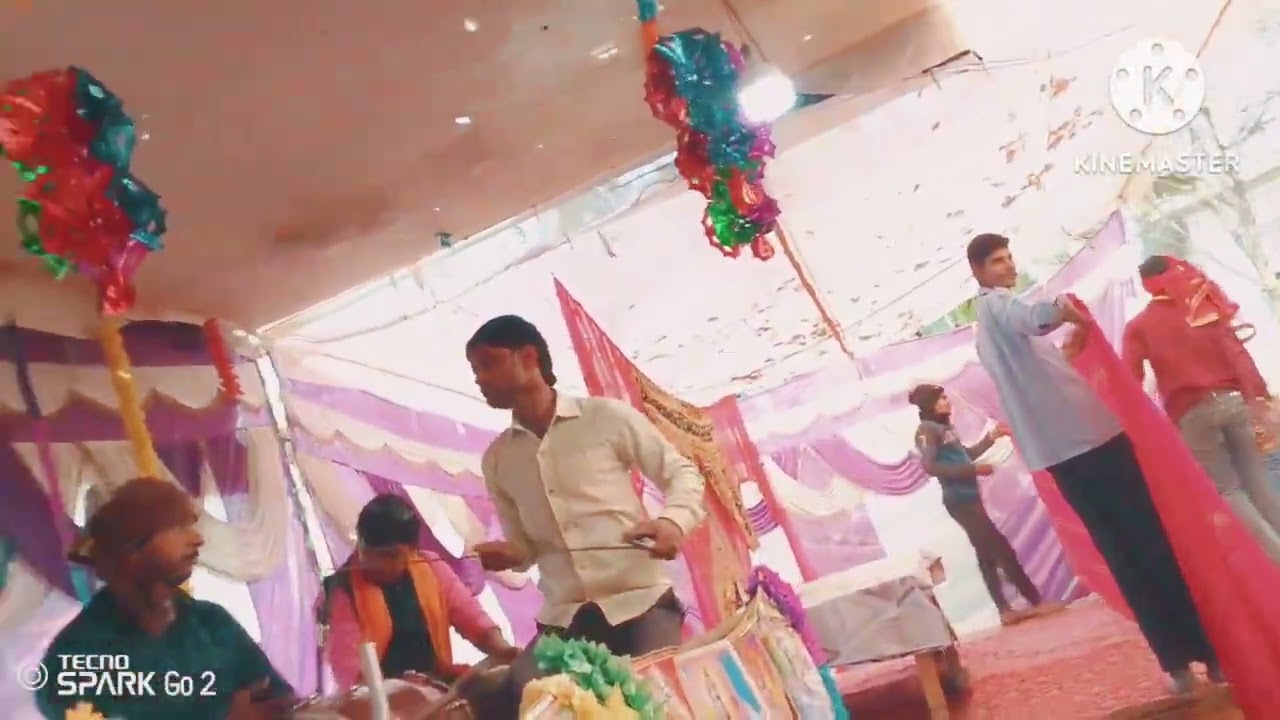 मेरी ममी ने गेंद बनायी है चलो खेल अबे. Brajbeer.shastri