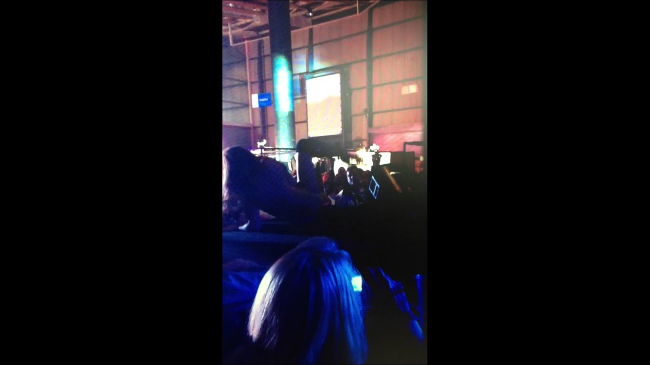 show podium salon de l'érotisme olivya strip - YouTube