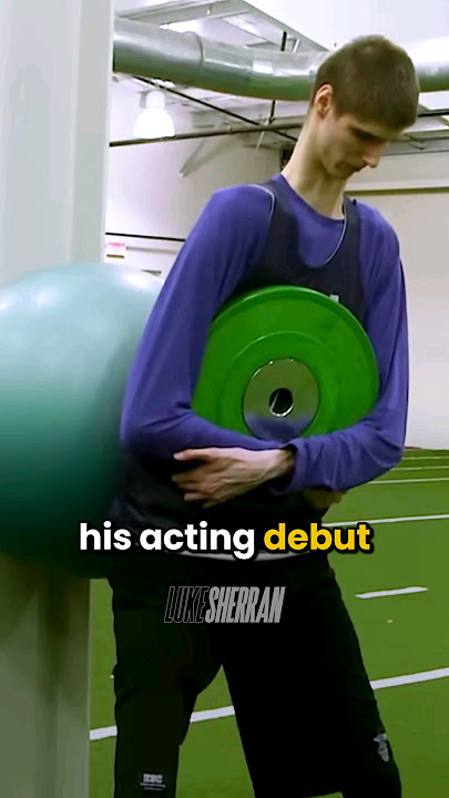 Giant basketball player joins Alien Romulus cast