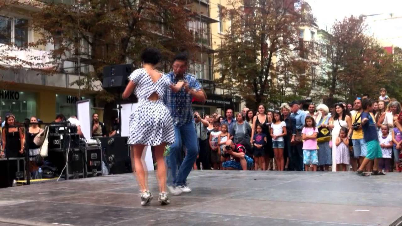 Суинг с Lindyhop.bg по време на София Диша 2013