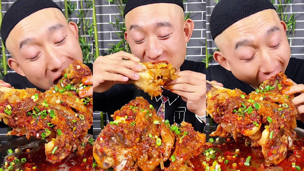 Big Ice Bro raves about his super spicy beef tendon – soft, chewy, and incredibly addictive!