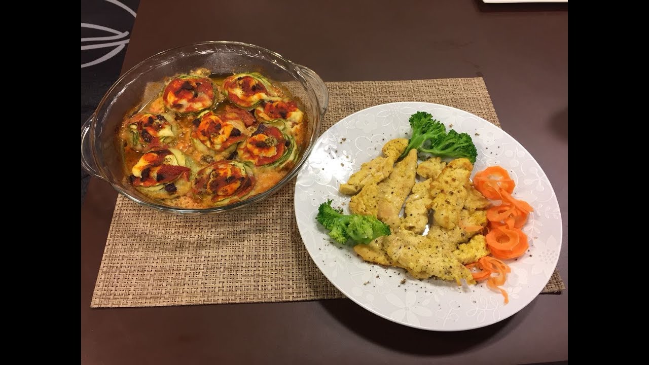 RECEITA: ABOBRINHA FIT ASSADA COM FILÉZINHO DE FRANGO E CÚRCUMA SEMPRE FELIZ