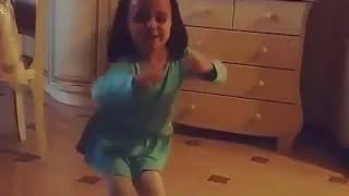 ОСТАНОВИТЕ ВИТЕ НАДО ВЫЙТИ ДЕВОЧКА ТАНЦУЕТ ПОД ПЕСНЮ ОСТАНОВИТЕ ВИТЕ НАДО ВЫЙТИ ДЕВОЧКА ТАНЦУЕТ ПОД ПЕСНЮ