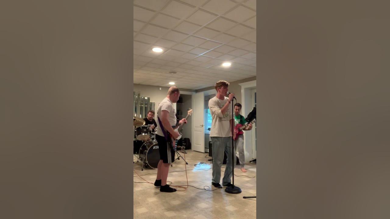 Paranoid cover #blacksabbath #ozzyosbourne #ozzy #cover #tribute #band