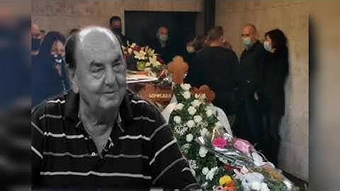 LIJE SUZE, NE MOŽE DA STOJI Poznati pevač slomljen na Borinoj sahrani - jeca i grli je