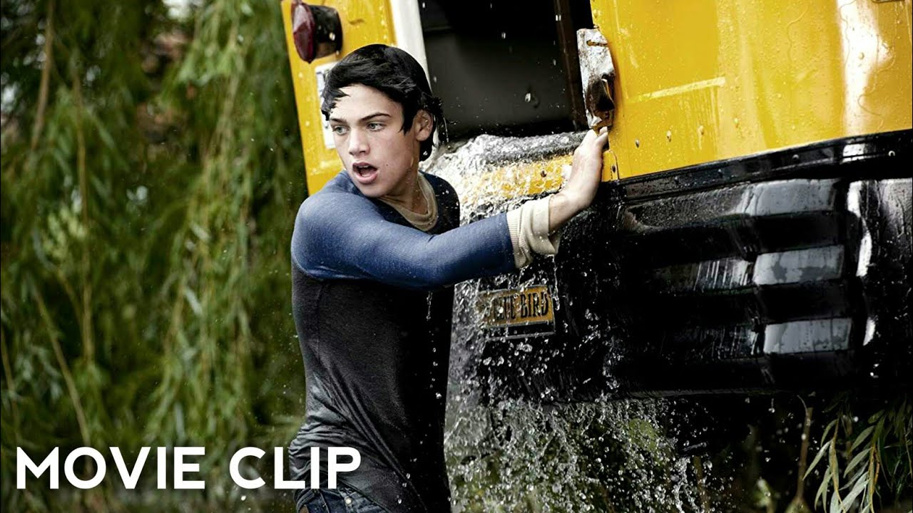 Superman Save Bus Scene | Man Of Steel ( 2013 ) Movie Clips Tamil