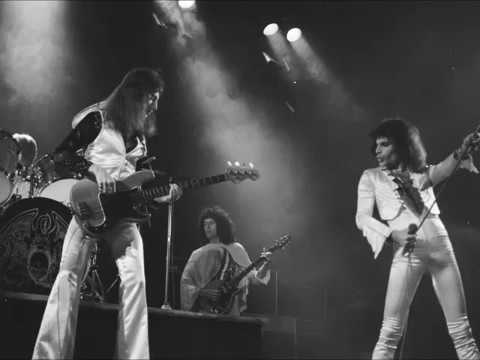 Queen - White Queen (As It Began) (Live At Hammersmith Odeon, London / December 1975)