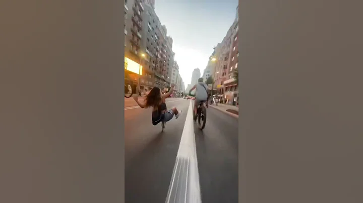 Rolling into the weekend like Miriam Fatmi
