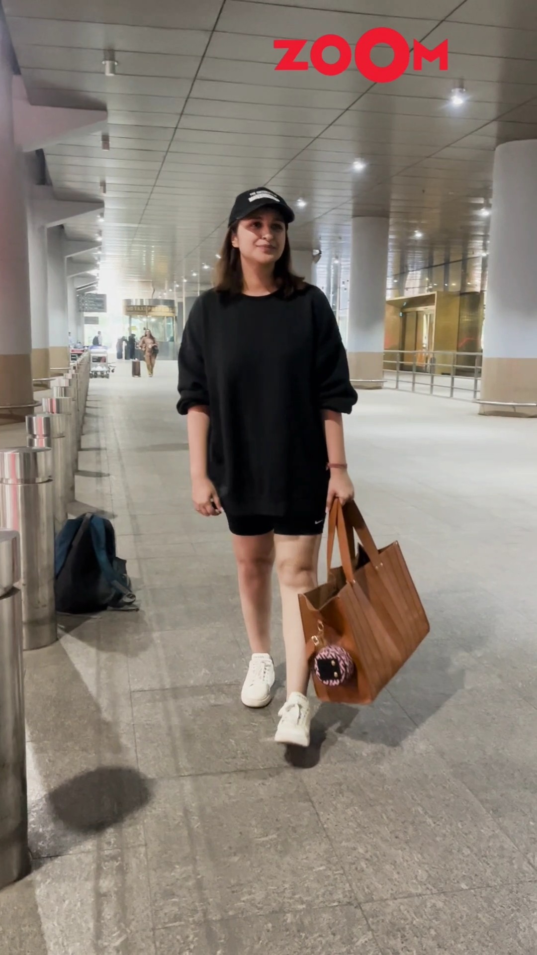 Parineeti Chopra STUNS in all black outfit at airport ? #parineetichopra #shorts