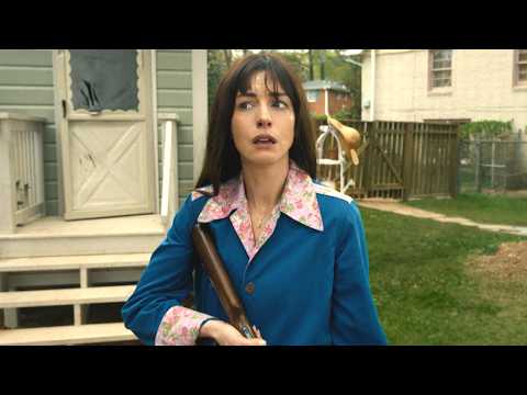 Video The End of Oak Street | Official Trailer No. 1 (Anne Hathaway & Ewan McGregor, 2026)