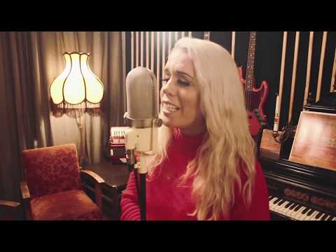 Greta Salóme - Síðustu jól ft. Sverrir Bergmann