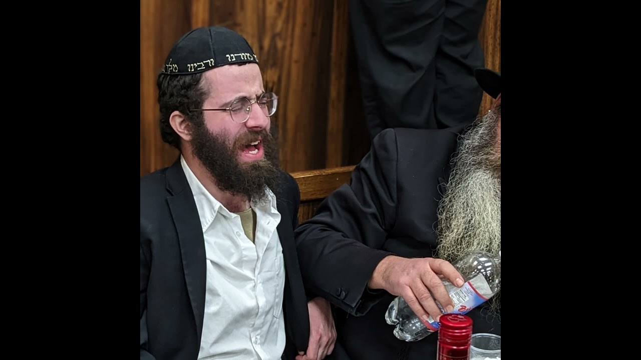 Hu Yigal Oisonu Bkoroiv | הוא יגאל אותנו בקרוב