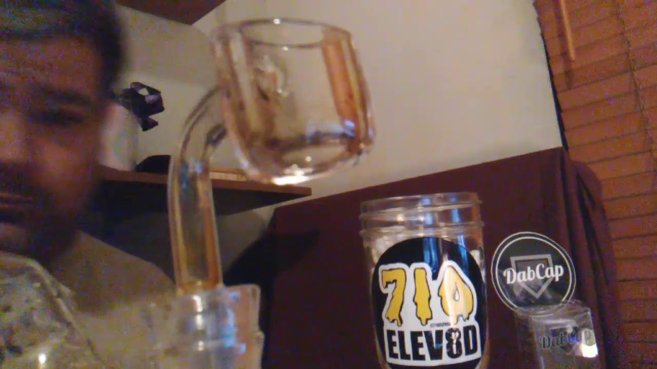 Nighttime dab of red sky shatter