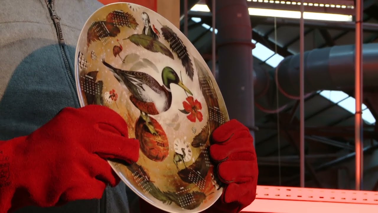 1ª Peça dos 200 anos Vista Alegre | Prato Calendário