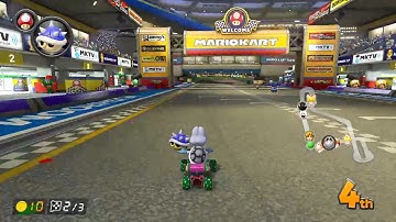 Using a Blue Shell in First Place and Dodging it with a Mushroom | MK8D