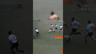 O dia que o Pelé deu uma cotovelada na cara do adversário 😲 #pelé #futebol