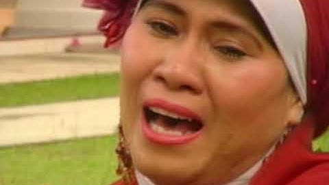 Selimut Putih - Hj. Rahmwati Jamal MA. Lagu yang selalu dinyanyikan oleh UAS