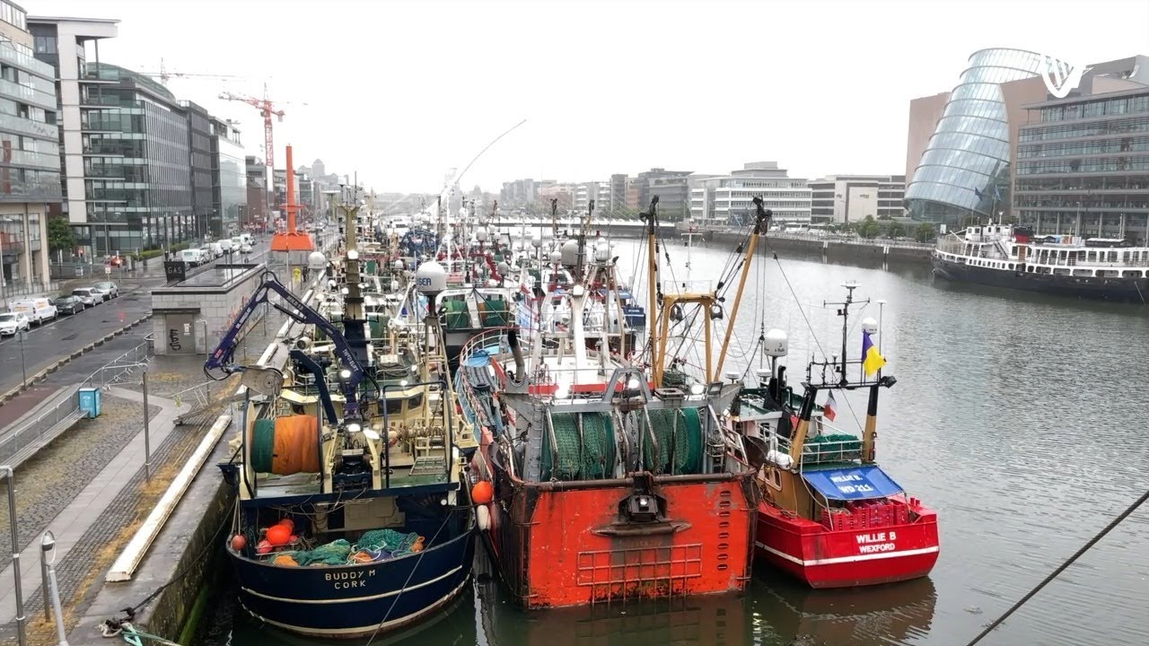 Fishermen take protest to Dublin