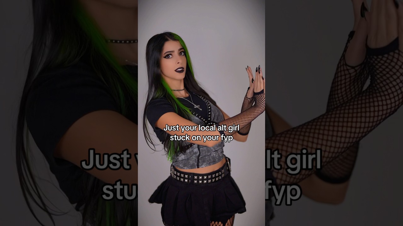 A little stuck 🖤 #foryou #helpmemakethismakesense #trending #gothclub #emo #dance #cosplay