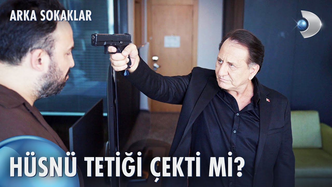 Hüsnü oteli basıp Tevfik'in kafasına silahı dayadı! | Arka Sokaklar 678. Bölüm