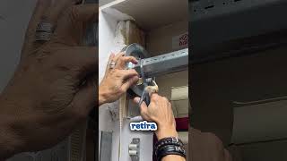 ¿Tu persiana no sube o la cinta está rota? 🧰 #CintaPersiana #BricolajeEnCasa #Persianas