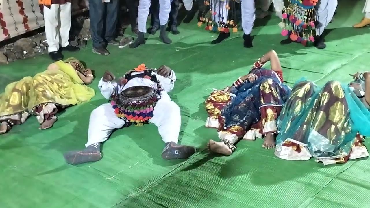 यू धमाकेदार बुंदेली राई शॉकम वीडियो,  डांस देखकर आपको मजा आ जायेगा 🤔🤔 हेमराज लोधी बुंदेली सूरज ठाकुर