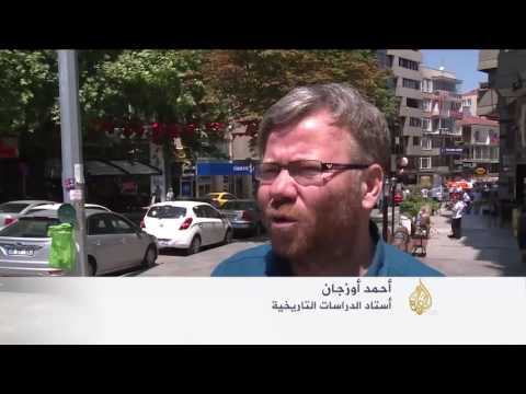 إقبال كثيف في تركيا على اقتناء الأعلام