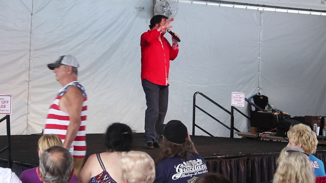 Michael Hoover sings 'Memphis Tennessee' Elvis Week 2017