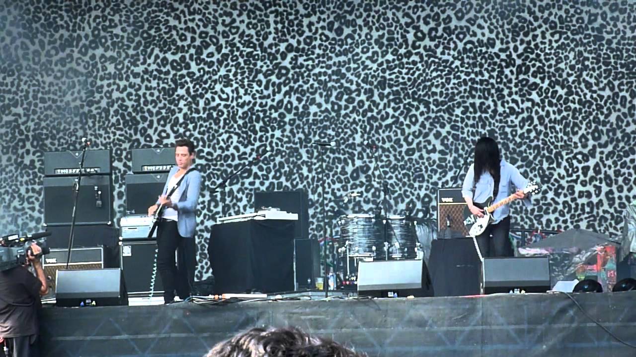 The KillsKissy Kissy Live Lollapalooza 2011 YouTube