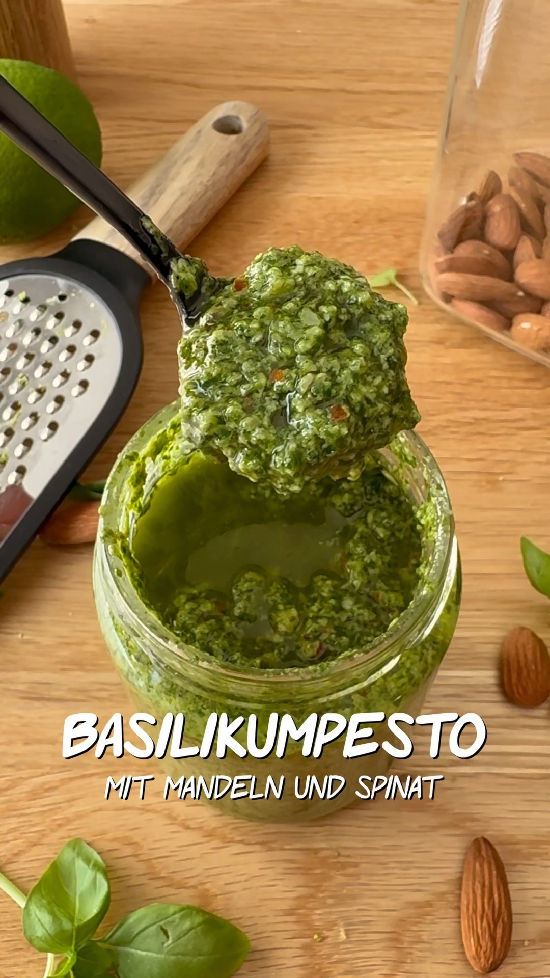 PESTO TIME! Mit Mandeln &amp; Basilikum! 🌿 - YouTube