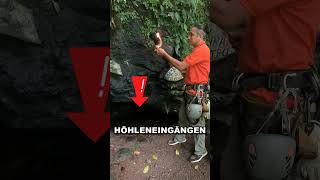 Alte Bergbautradition: Mit brennendem Karton giftige Gase prüfen ⛏️ #Bergbau #Tradition