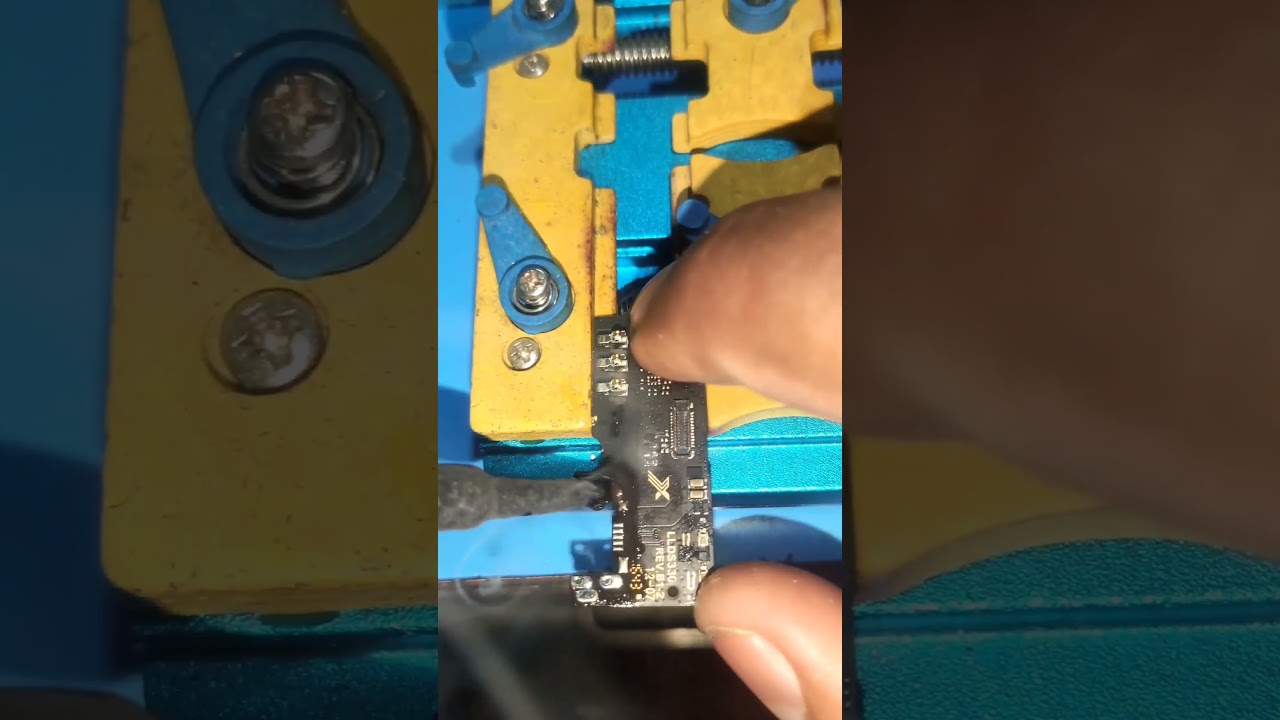 Motorola charging problem... mobile not charging ...battery charging problem..connector not working