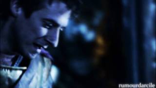 Wonderwall Rory & Amy For Izzy