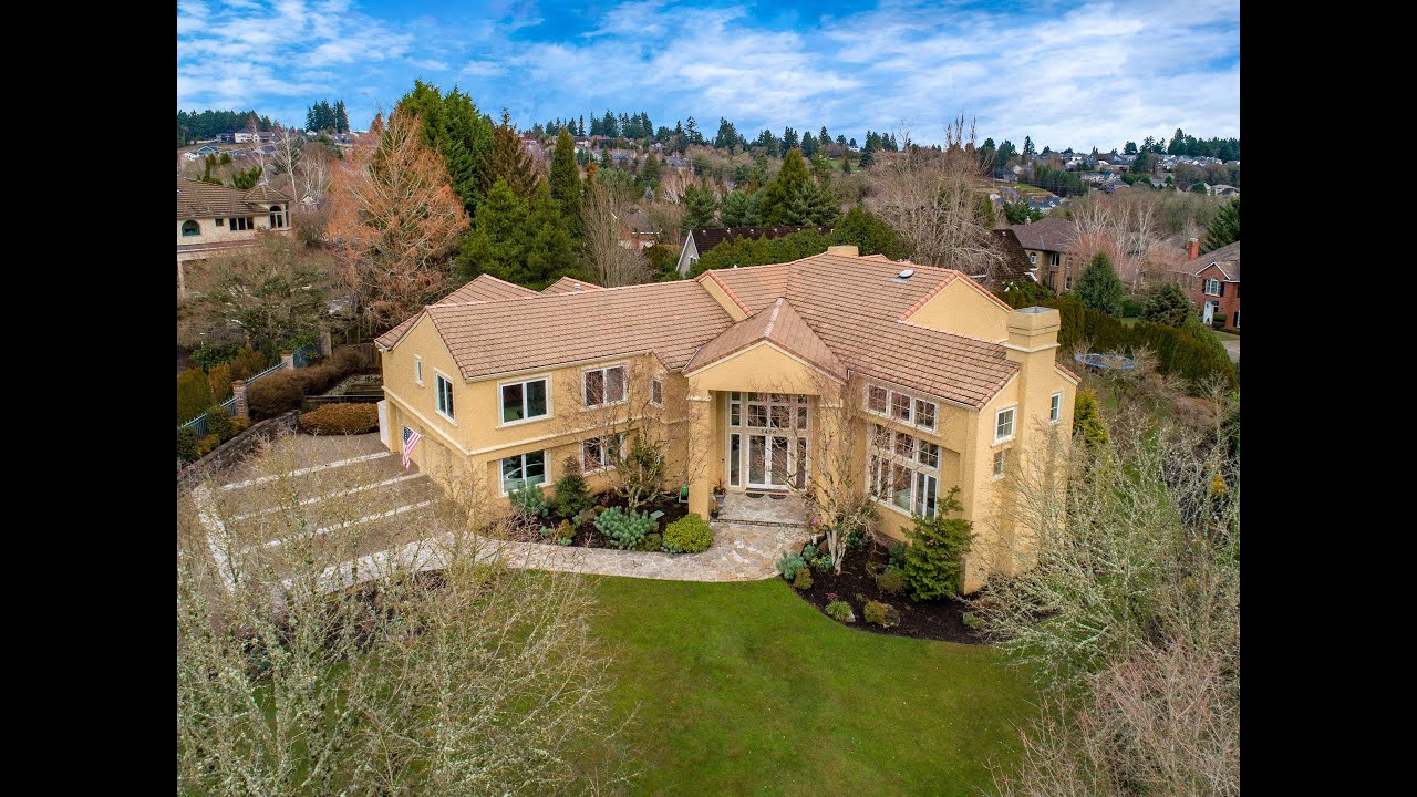 West Linn Estate 3450 Cascade Terrace, West Linn OR 97068 Hall