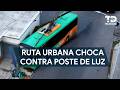 Ruta Urbana choca contra poste de luz en la colonia Indepencia en Monterrey