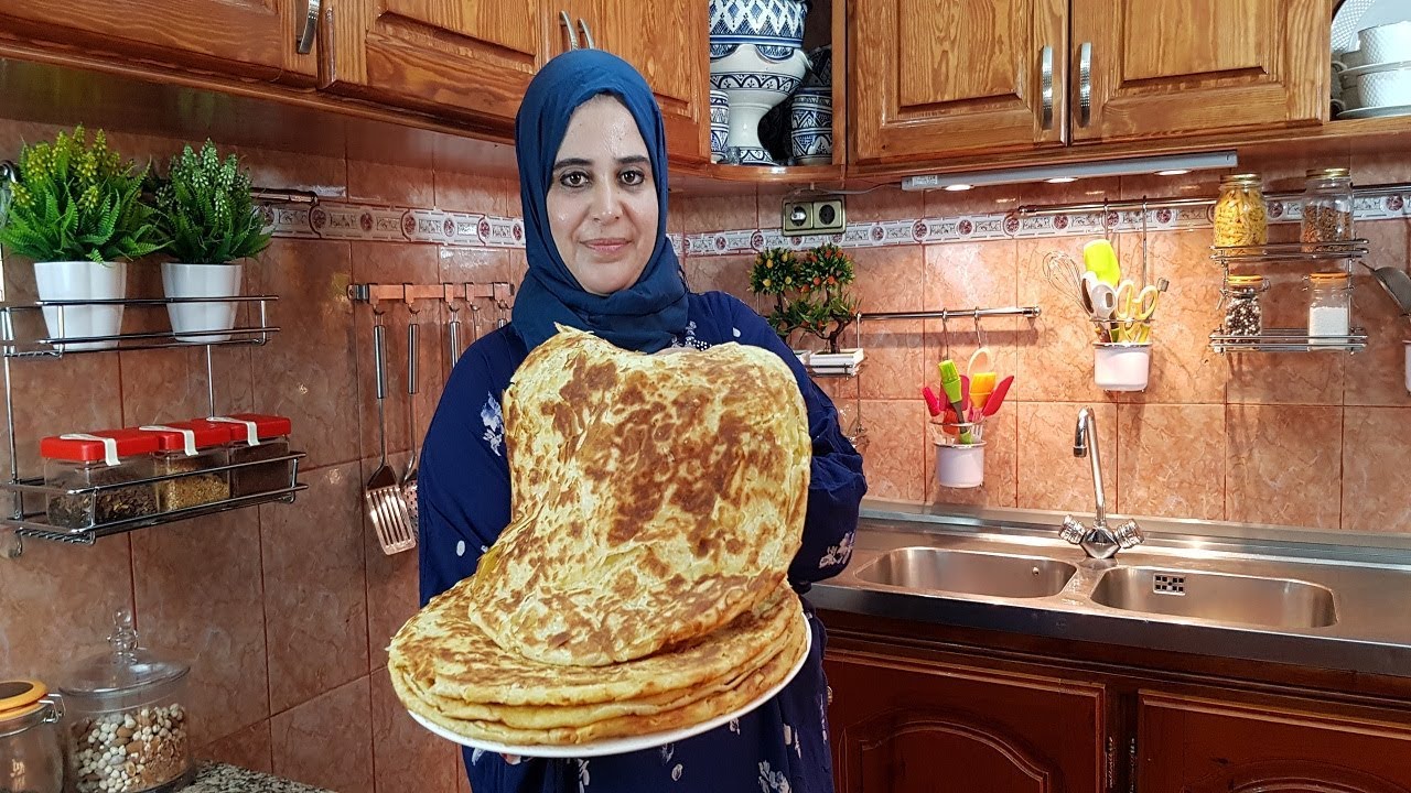 ملوي عملاق  بدون عجن أو دلك على طريقة المشلتت مورق وهشيش