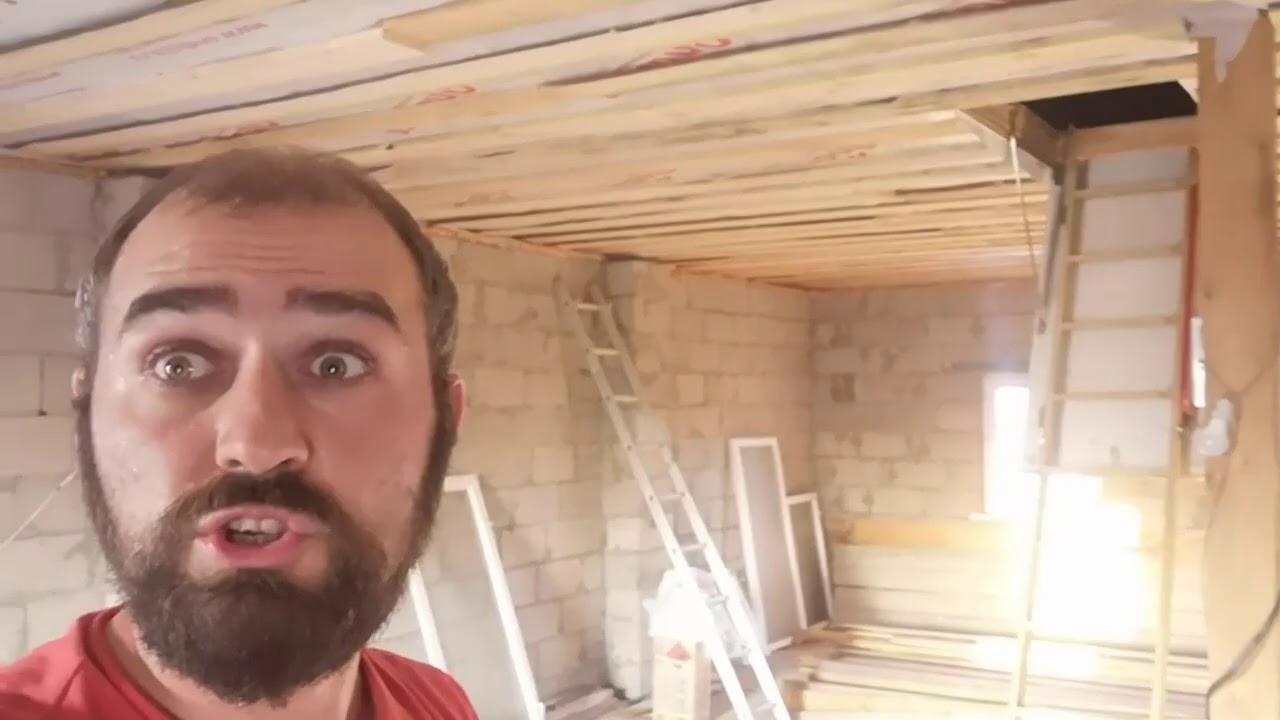 УТЕПЛИТЕЛЬ в перекрытиях чердака, процесс укладки своими руками - YouTube