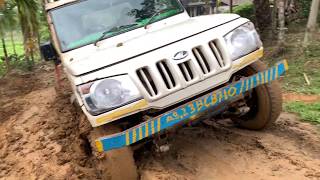 Mahindra bolero 4x4 pickup truck working in extreme road condition|Loaded with 2 ton stone|offroad
