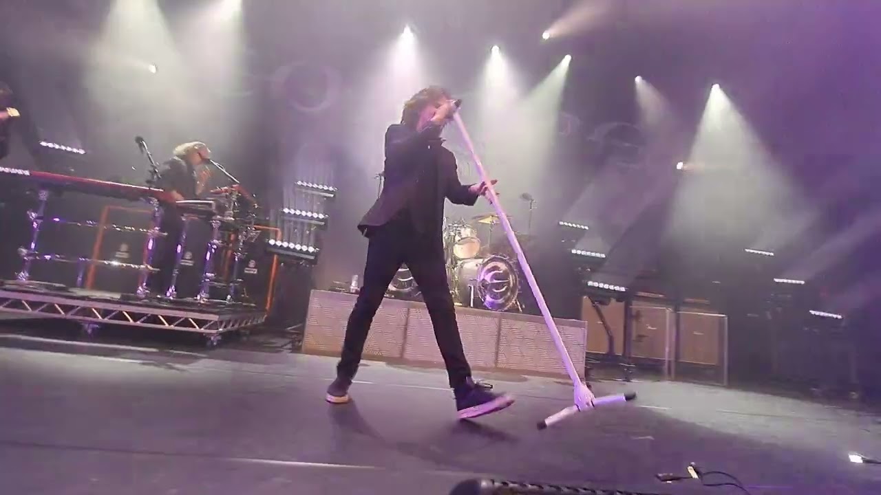 europe live muziekgebouw eindhoven on broken  30 mei 2025. On broken wings ,rock the night.