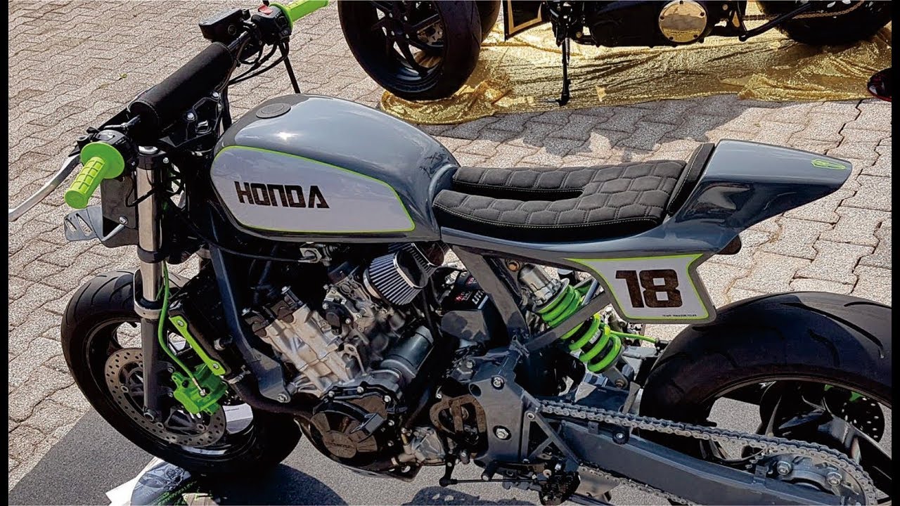 #18 Team Mastercycles - Flat Track and Base Hornet 600 is on its first release.